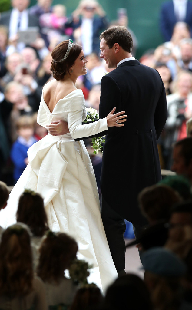 Princess Eugenie Proudly Shows Her Scars In Her Royal Wedding Dress E Online Uk